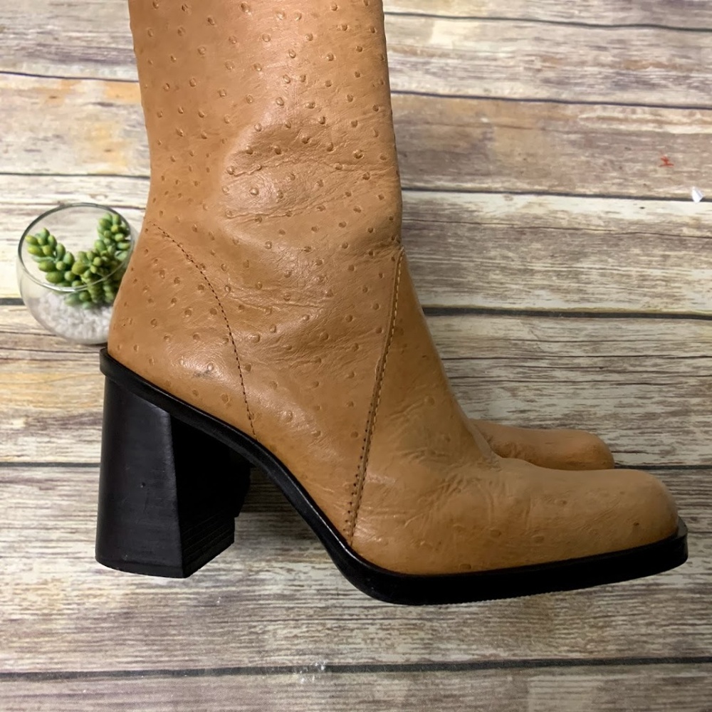 MIA 90s Tan Ostrich Emu Leather Block Heel Boots - Picture 3 of 8